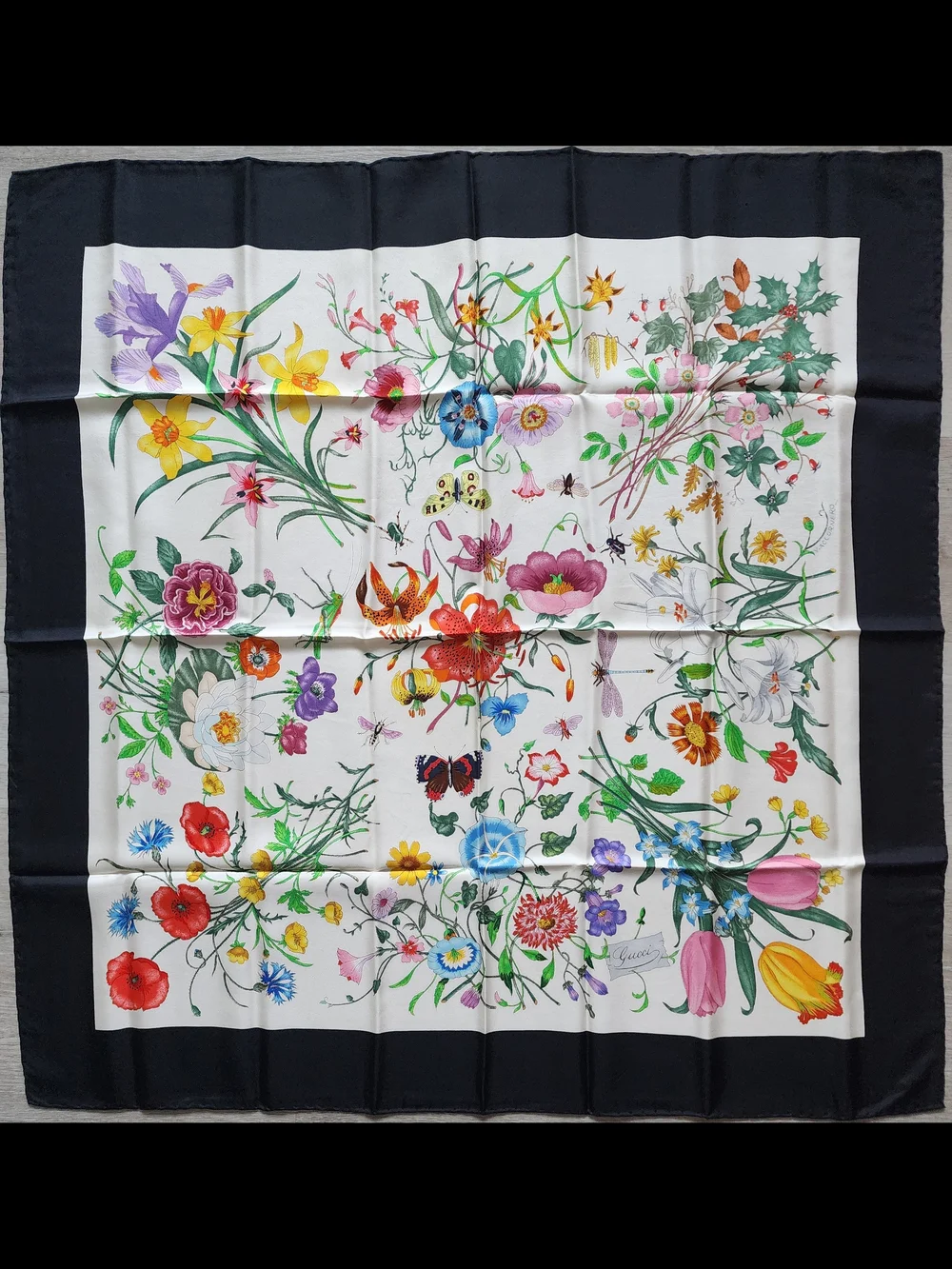 Auth Gucci Floral Silk Scarf